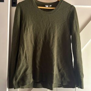 Gap dark green lightweight knit top